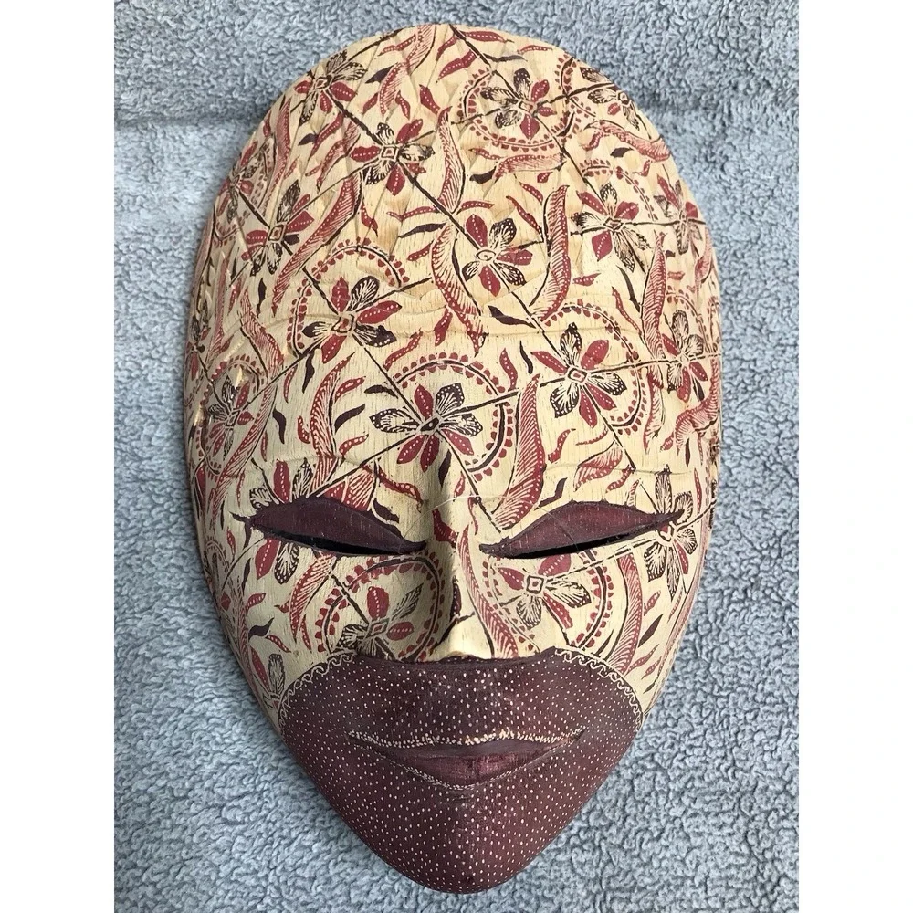 Vintage Hand Carved Indonesian Batik‎ Wooden Cloth Mask Bali Cultural Wall Decor